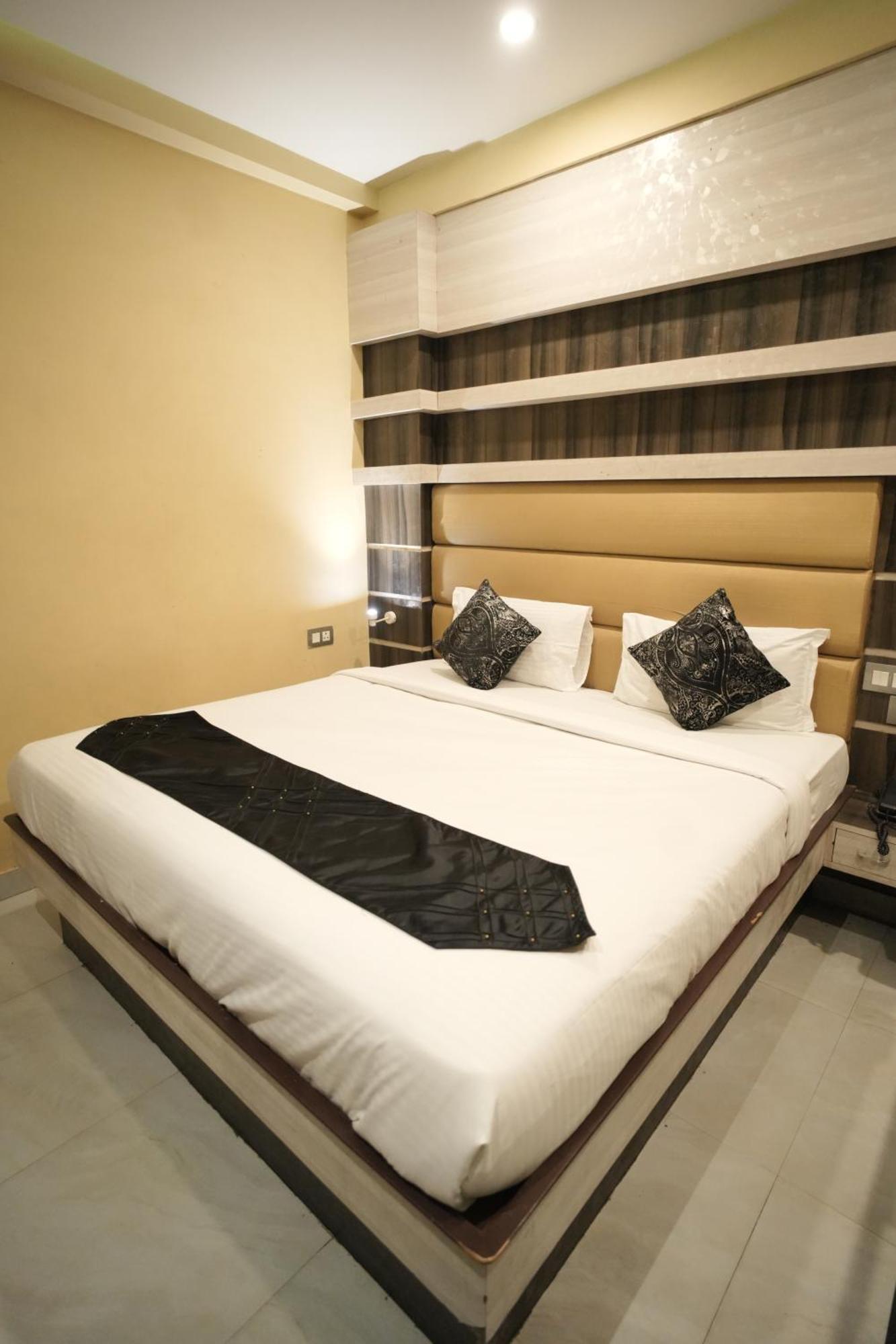 Hotel Rajkamal Near Varanasi Railway Station Luaran gambar
