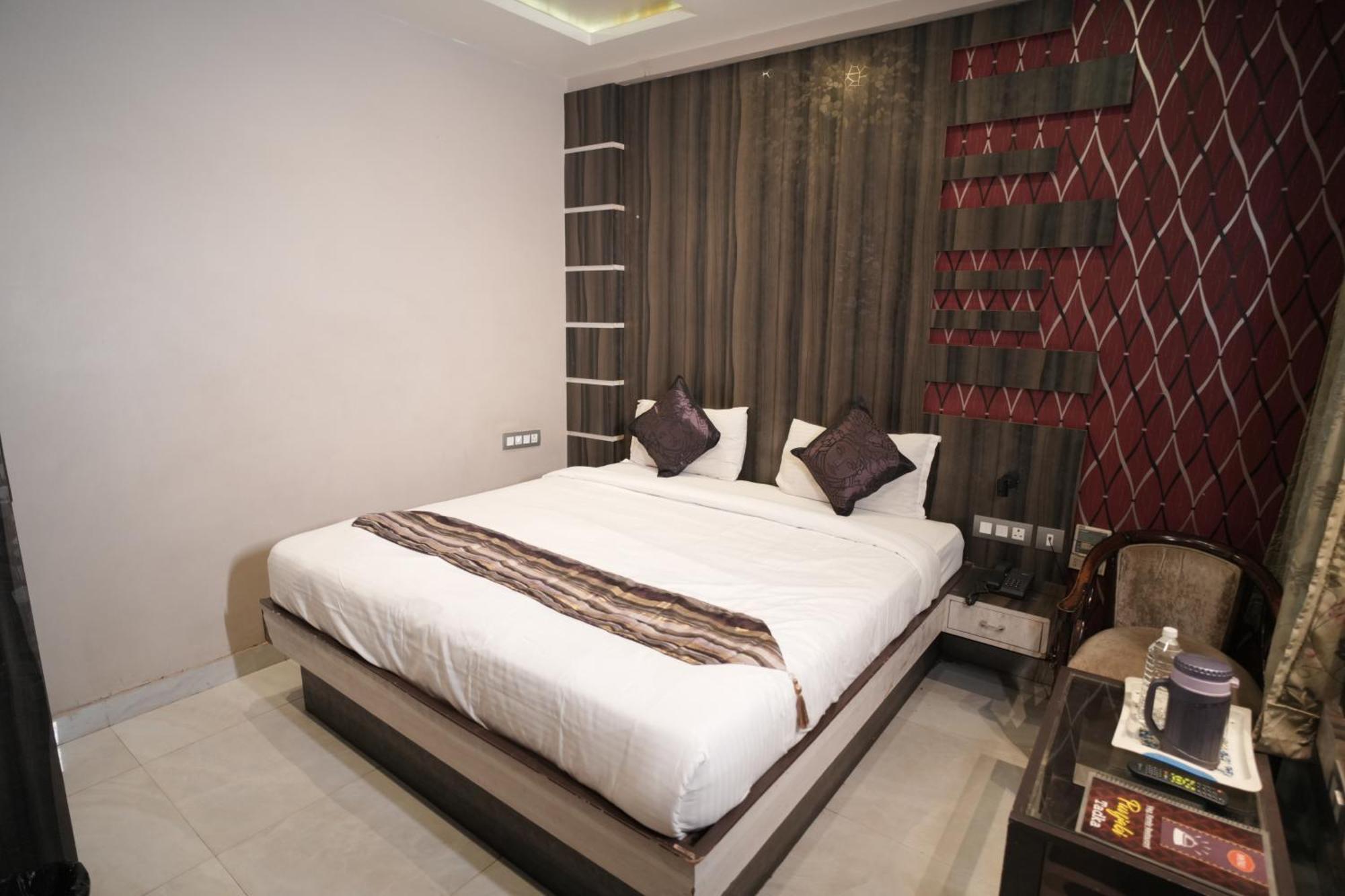 Hotel Rajkamal Near Varanasi Railway Station Luaran gambar
